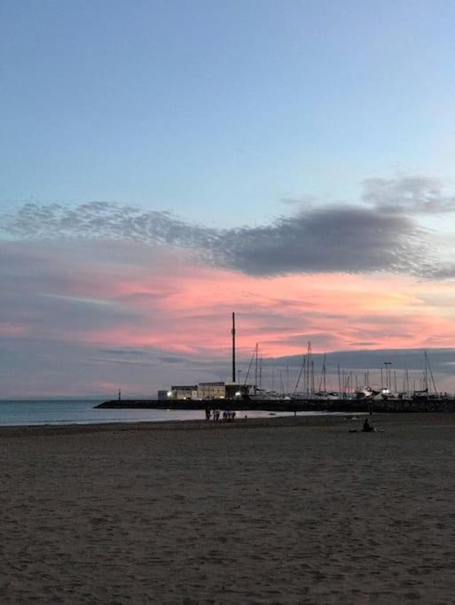 La Llar45 , Relajate Junto Al Mar Apartment *